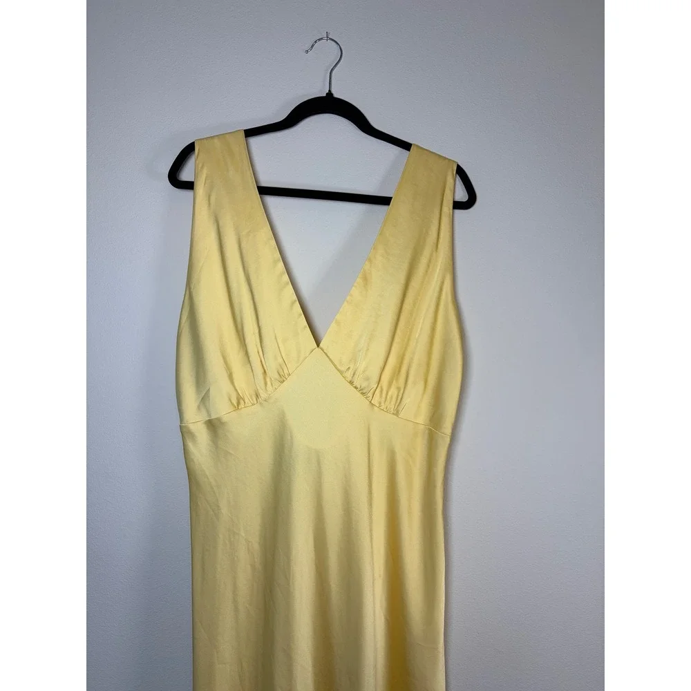 Abercrombie & Fitch Butter Yellow Satin V-Neck Cowl Back Maxi Dress XL
